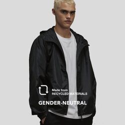 JG003 B&C Giacca antivento ripiegabile idrorepellente maniche raglan con cappuccio 100% poliestere riciclato certificato Oekotex